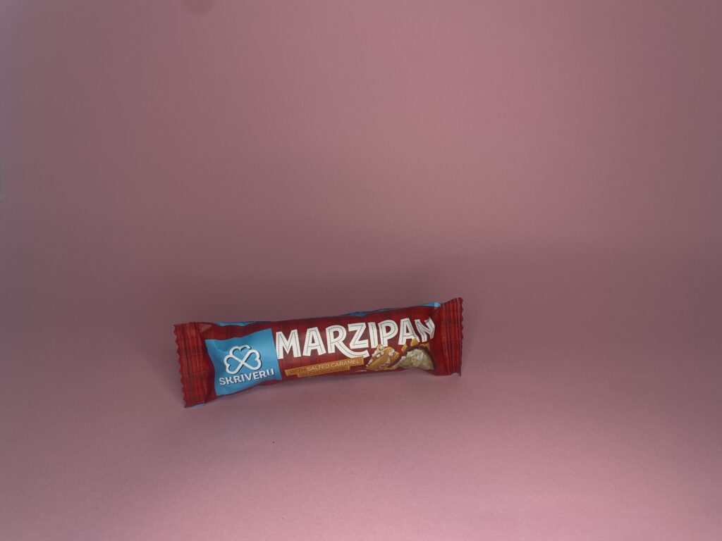 Wheatnever epood, Skriveru martsipan